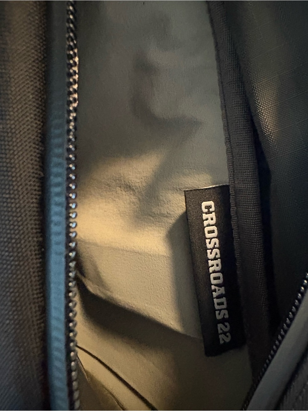 Yeti Crossroads 22L commuter style Backpack - Picture 2 of 8